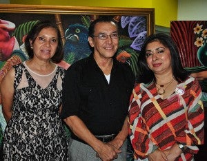 Dina Flores, Jorge Coto y Ester Amaya.