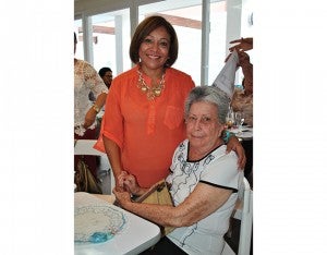 Yolanda Perdomo y Blanca Canales.