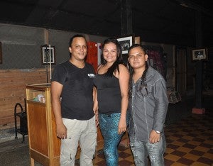 Anthony Amaya, Julissa Reyes y Fabricio Banegas.