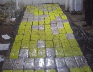 Hasta anoche las autoridades policiales habían encontrado 120 paquetes de aproximadamente un kilo de peso cada uno.