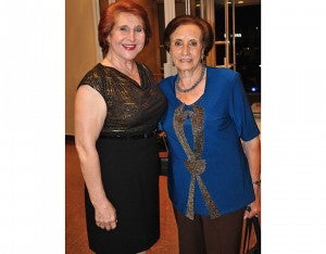 Mery Bendeck y Renée Kawas.