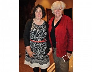 Mary y Pamela Dávila.
