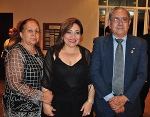 Alma Zúniga, Dina Bulnes y Héctor Zúniga.