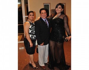 Oneyda, Juan Carlos y Karli Ortega.