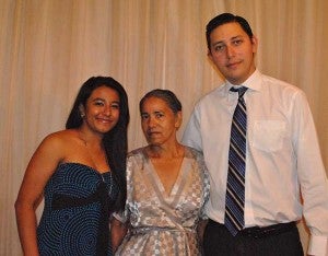 Vivian, Graciela y Neptaly Palacios.