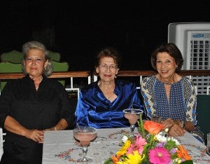 Norma Pagan de Panting, Nena Pagan Turnbull y Pastora Pagan.