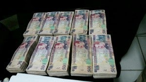 Autoridades tienen asegurado el dinero encontrado.