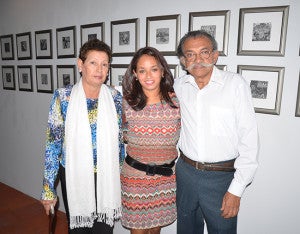 Clara Suazo de Armijo, Alejandra y Gustavo Armijo.