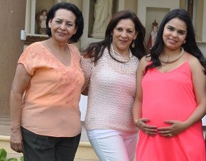 Gloria Urquía, Vilma Peña y Mabel Gutiérrez.