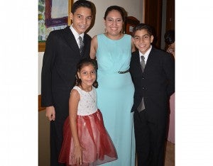 Fernando Estrada, Andrea Guevara, Valeria y Carlos Martínez.