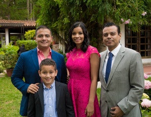 Lisandro Vallecillo, Guillermo Vallecillo, Flor Ferrufino y José Raúl Martínez.