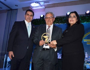 José Salgado, también recibió  el premio Empresario Valiente.
