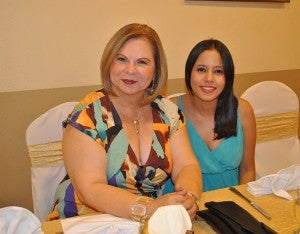 Nora Mendieta y Haydee Rivas.