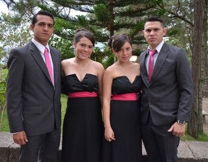 Brayan Cárcamo, Hellen Carranza, Gabriela Cárcamo y Cristhian González.