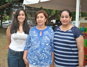 Rina Fontana, Miriam Castellón y Yolanda de Fontana.