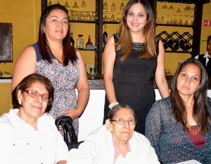 Lorena Amador, Paola Martínez, Iris Rubio, Concepción Rubio y Sandra Martínez. 