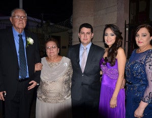 Guillermo García, Lotty de García, Juan Hernández, Natalie Reyes y Julia García. 