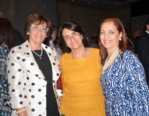 Regina Colesi, Isabel Cabral y Rosa María de Boquín.