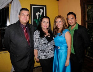 Cristian Martínez, Sandra Gómez, Ethel de Martínez y Roberto Arita.