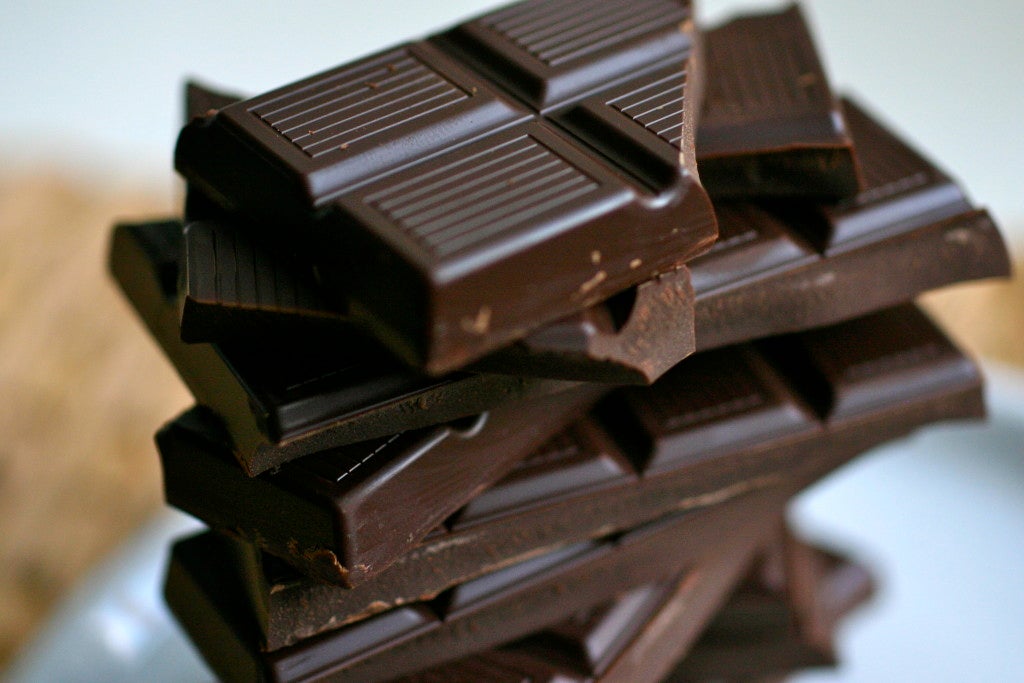 El chocolate, en especial el amargo, puede darnos muchos beneficios.