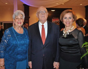 Mimí Panayotti y Myriam y Jaime Rosenthal.