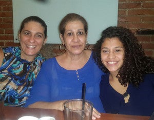 Karen de Palma, Sandra Yuja y Marcela Araujo.