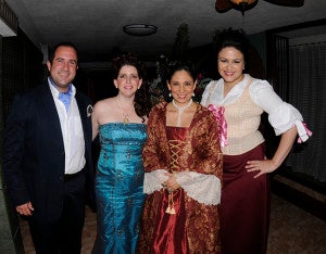 Douglas, Karla Vijil, Evelyn  Madrid y Ana Paredes.