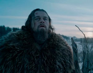 “THE REVENANT” El mexicano Alejandro González Iñárritu recogió este año el Óscar a la mejor película por “Birdman” mientras estaba inmerso en “The Revenant”, una historia de venganza ambientada a principios del siglo XIX en la América profunda. Leonardo DiCaprio protagoniza esta película sobre un hombre que busca vengarse de los que lo abandonaron tras ser atacado por un oso. La cinta, que tardó en rodarse nueve meses, promete un duelo interpretativo entre Leonardo DiCaprio y Tom Hardy. Estreno programado para finales de diciembre.