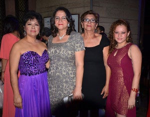 Osiris de Serrano, Gladys Montúfar, María y  Elisa Serrano.