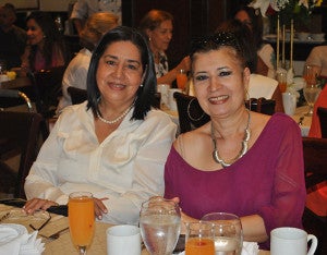 Aleyda de Chavarría y Carolina de Bustamante.