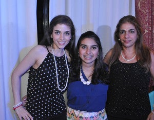 Naghia Romero, Claudia Kristel Yacaman y Leyla Yacaman.