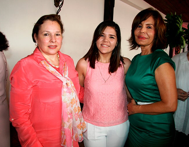 Zoila de Matamoros, Marietta González y Marcia Medrano de Osorio.