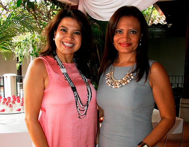 Carla Flores Gómez y Geraldina Mena.